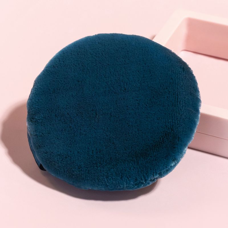 ISO 9073-10準拠の表面処理を施した静電気防止ルースパウダーパフ。塗布中のパウダーの固まりや空気中への飛散を防止 — プロフェッショナルおよび小売用ルースパウダーシステムに理想的.