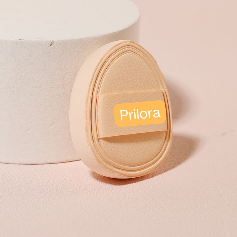 クラウドのようなパウダー塗布を実現する超ソフトなマシュマロパフ（16D低密度フォーム）。軽量で均一なカバレッジを提供し、ベースメイクを乱さない — 敏感肌やクリーンビューティー処方に最適